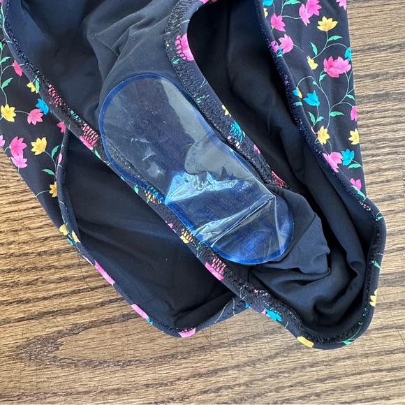 Solid & Striped Taylor One-Piece Swimsuit in Multi Floral Vines, NWT - Picture 13 of 16